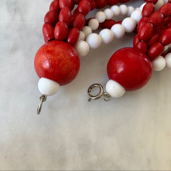 Vintage Ethnic Wooden Beaded Choker Necklace Red and White - Picture 6 of 7